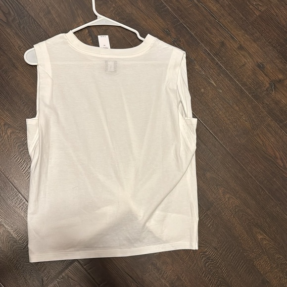 NWT white tank - Picture 3 of 3